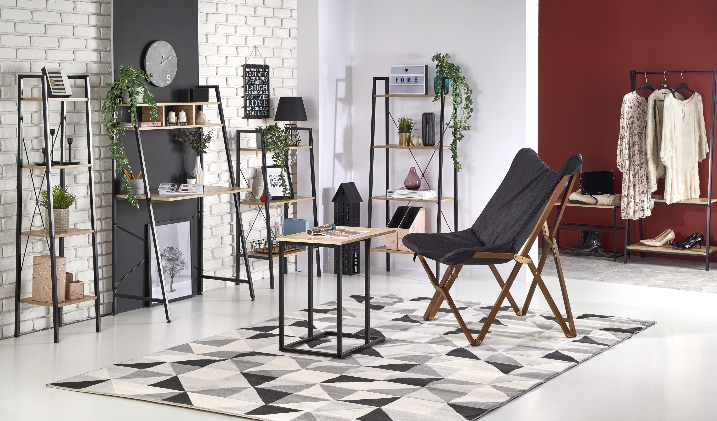 Wymiarowanie loftowego regału NARVIK REG1 z czarnego metalu i dębu sonoma – widok z przodu i z boku.