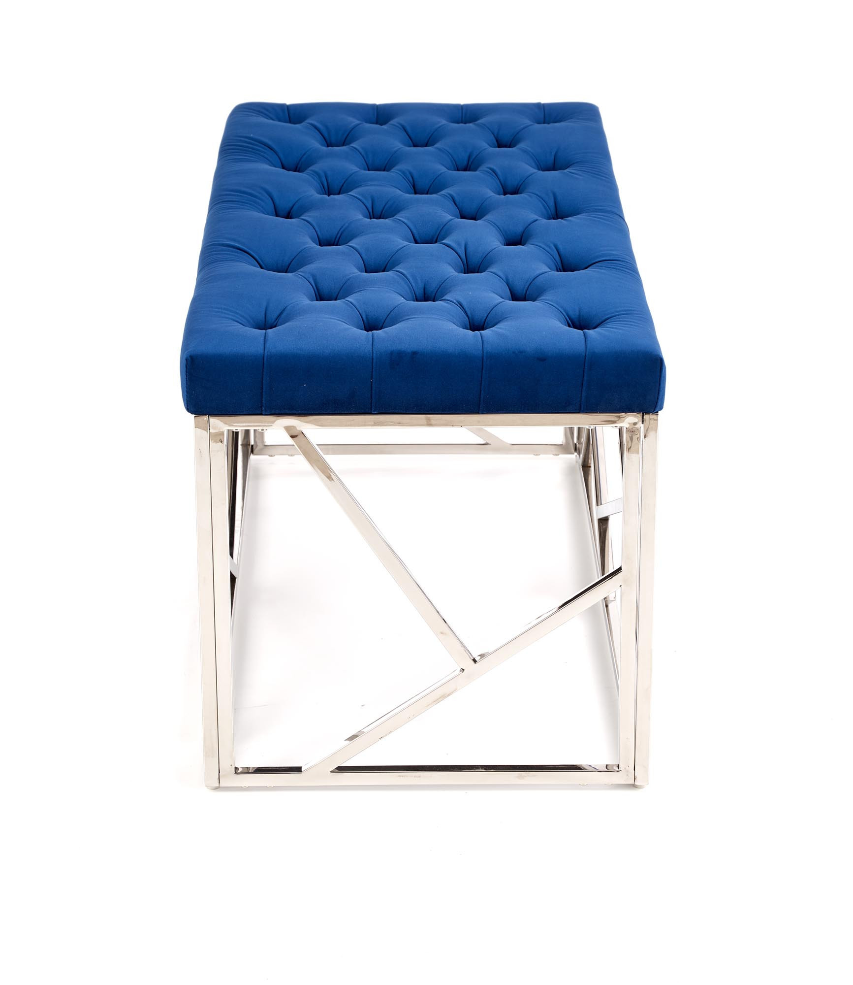 Ławka MILAGRO z granatowym welurowym siedziskiem i srebrną metalową ramą – widok z przodu.