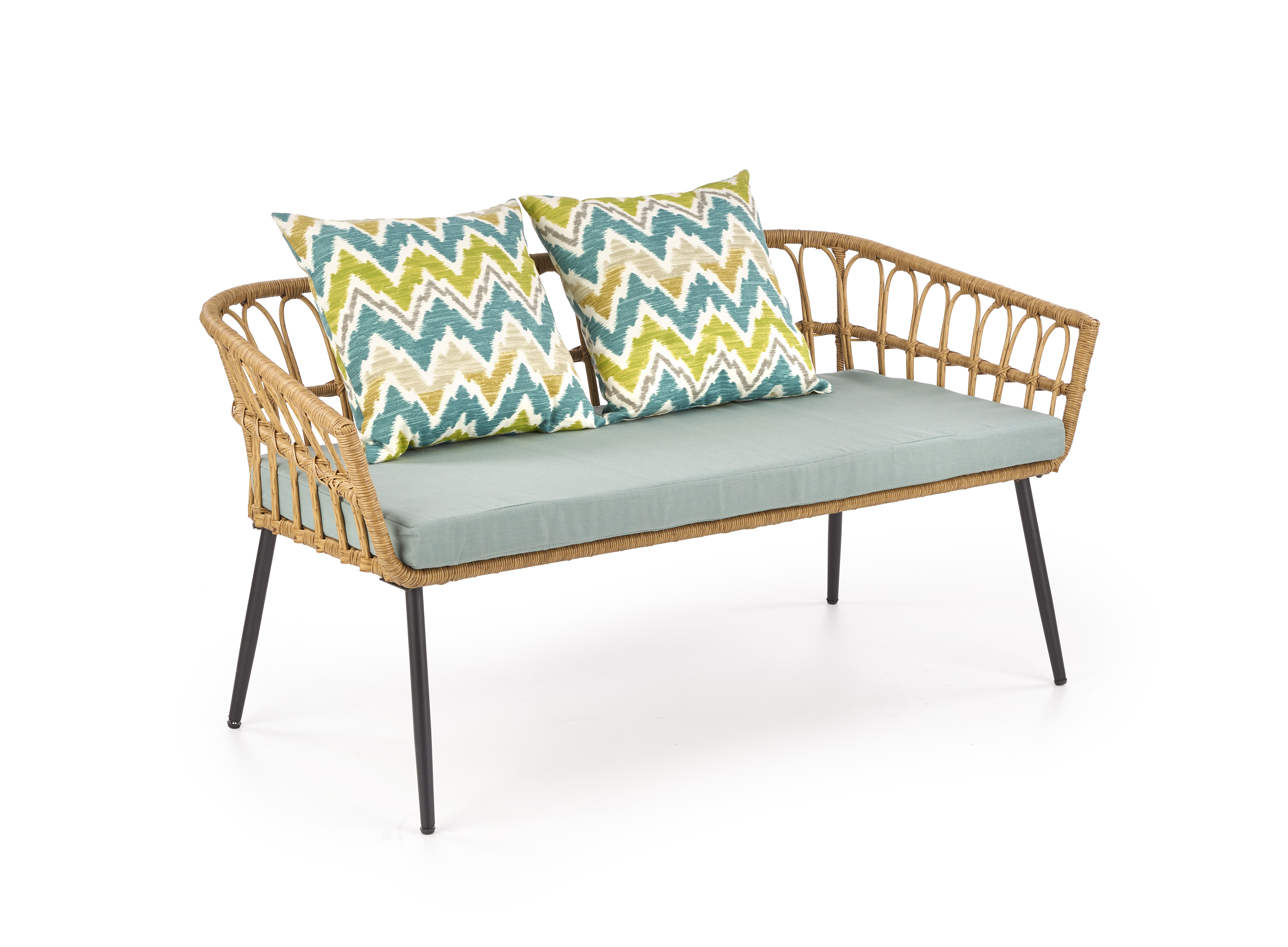 GARDENA sofa rattanowa 2-osobowa z poduszkami w kolorowe zygzaki – widok z przodu.