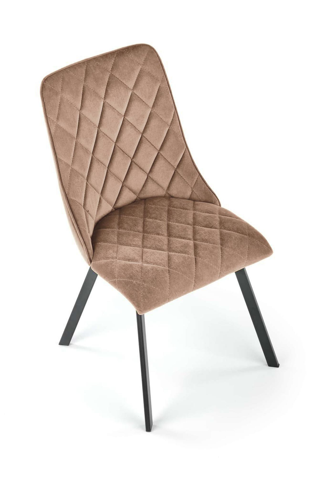 Przedni widok beżowego krzesła K450 Bluvel 28 z pikowanym oparciem i siedziskiem oraz czarnymi nogami.