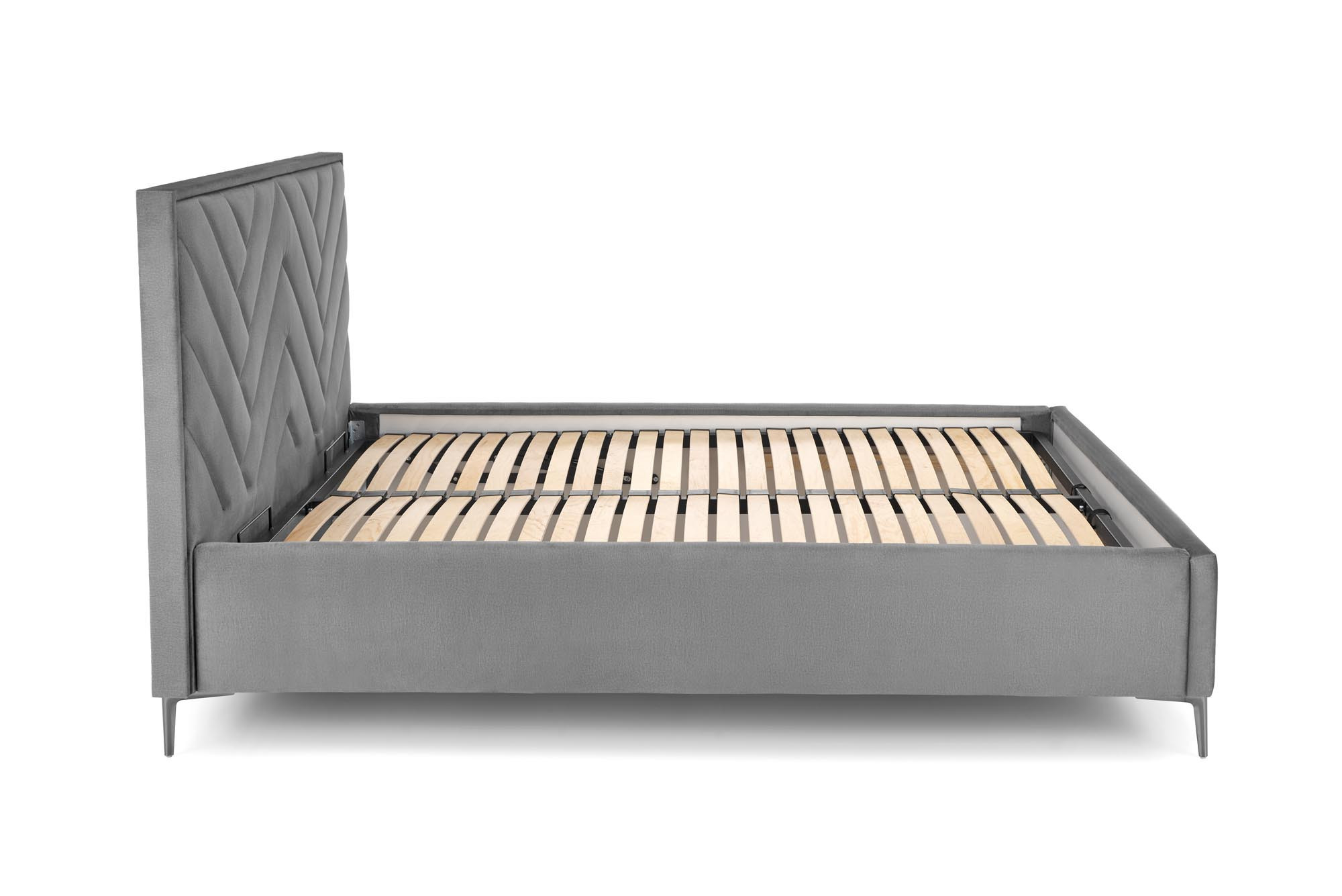 Wymiarowanie szarej ramy łóżka Sereno z pojemnikiem, velvet, minimalistyczny design – widok z boku.