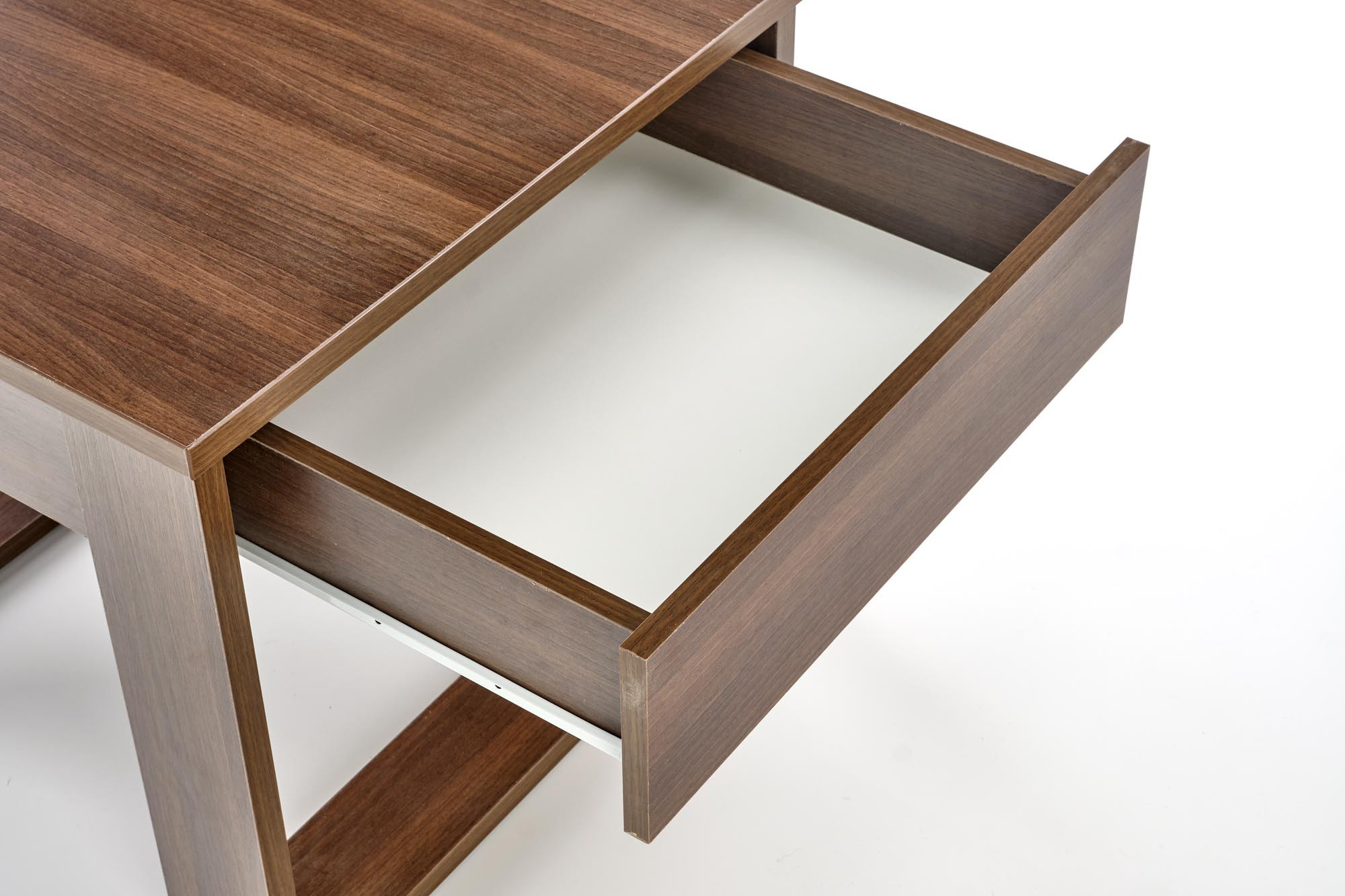 Zbliżenie na szufladę ławy NEA z ciemnego orzecha, 60x60 cm.