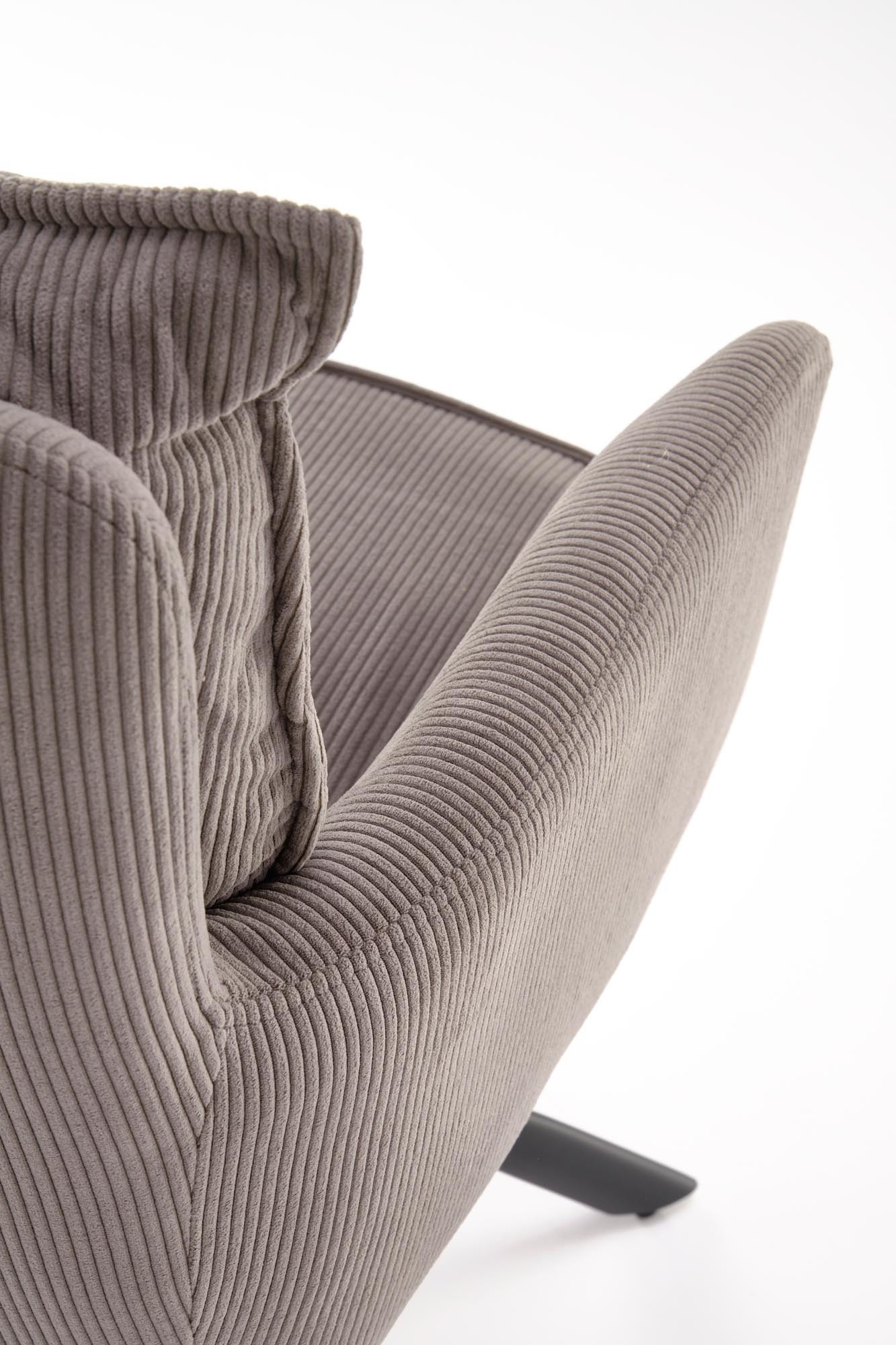 Zbliżenie na popielate krzesło K528 z sztruksu i stalowymi nogami, widok na teksturę materiału.