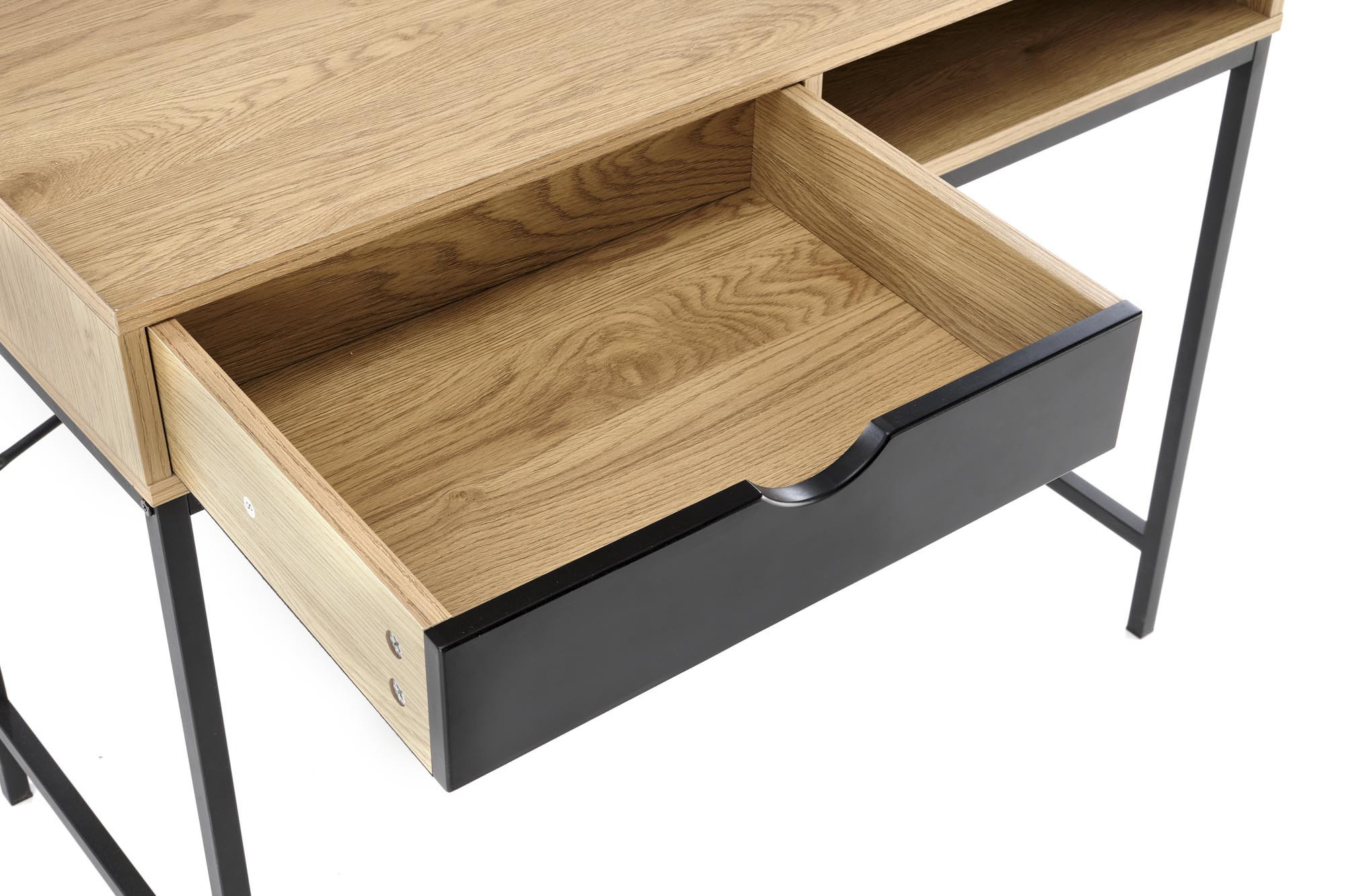 Zbliżenie na otwartą szufladę naturalno-czarnego biurka B50 z eleganckim drewnianym blatem.