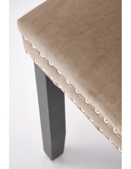 ALDA Krzesło Beżowe Pikowane Velvet | Nogi Drewno, Złote Ćwieki na Bokach