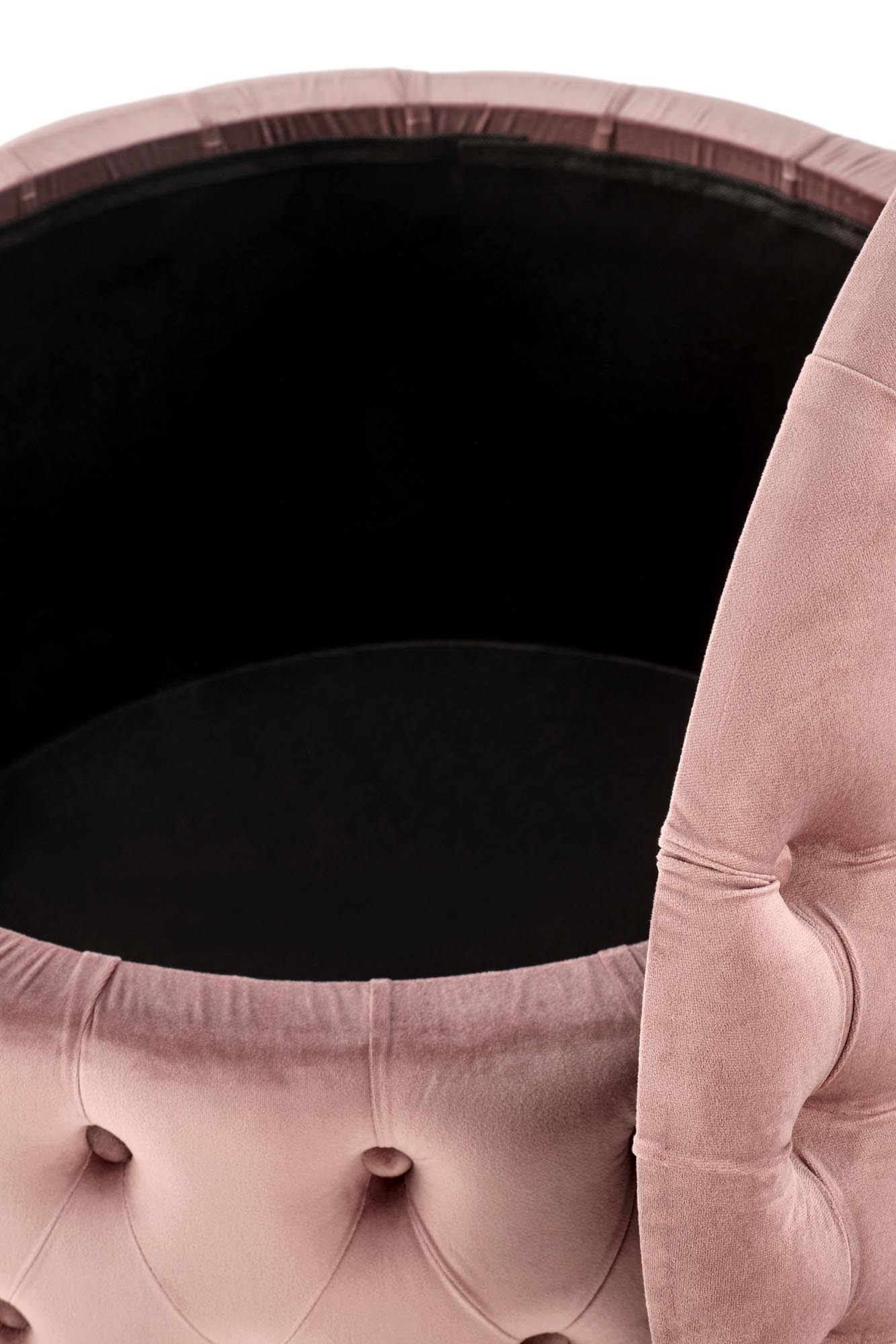 Zbliżenie na otwartą różową pikowaną pufę NUNEZ z funkcją pojemnika.