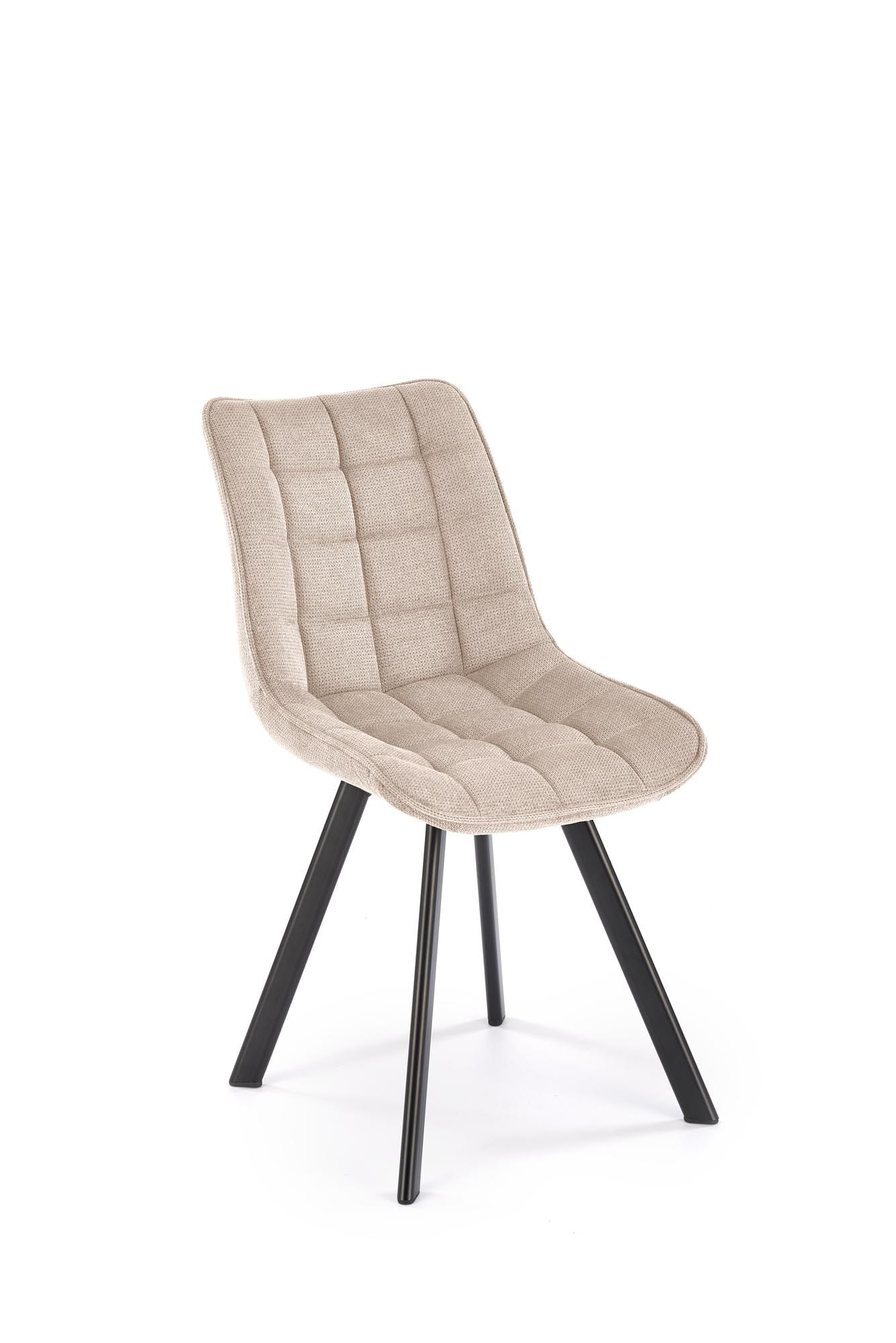 Beżowe krzesło K549 z pikowanym oparciem, stalowe nogi, tkanina Vardo – widok z boku.