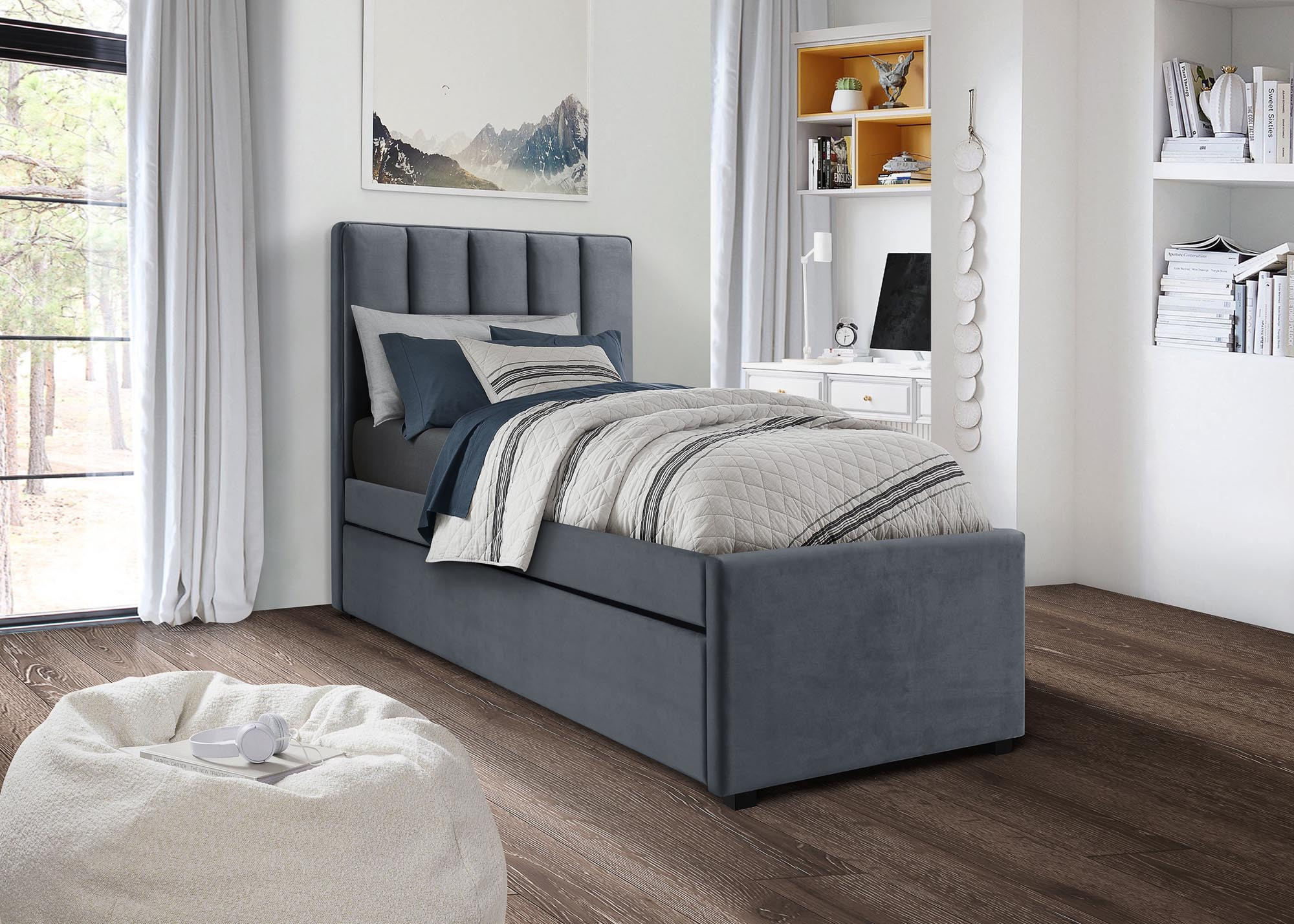 Łóżko RUSSO 90 x 200 cm popielate velvet z wysuwanym materacem – widok z przodu.