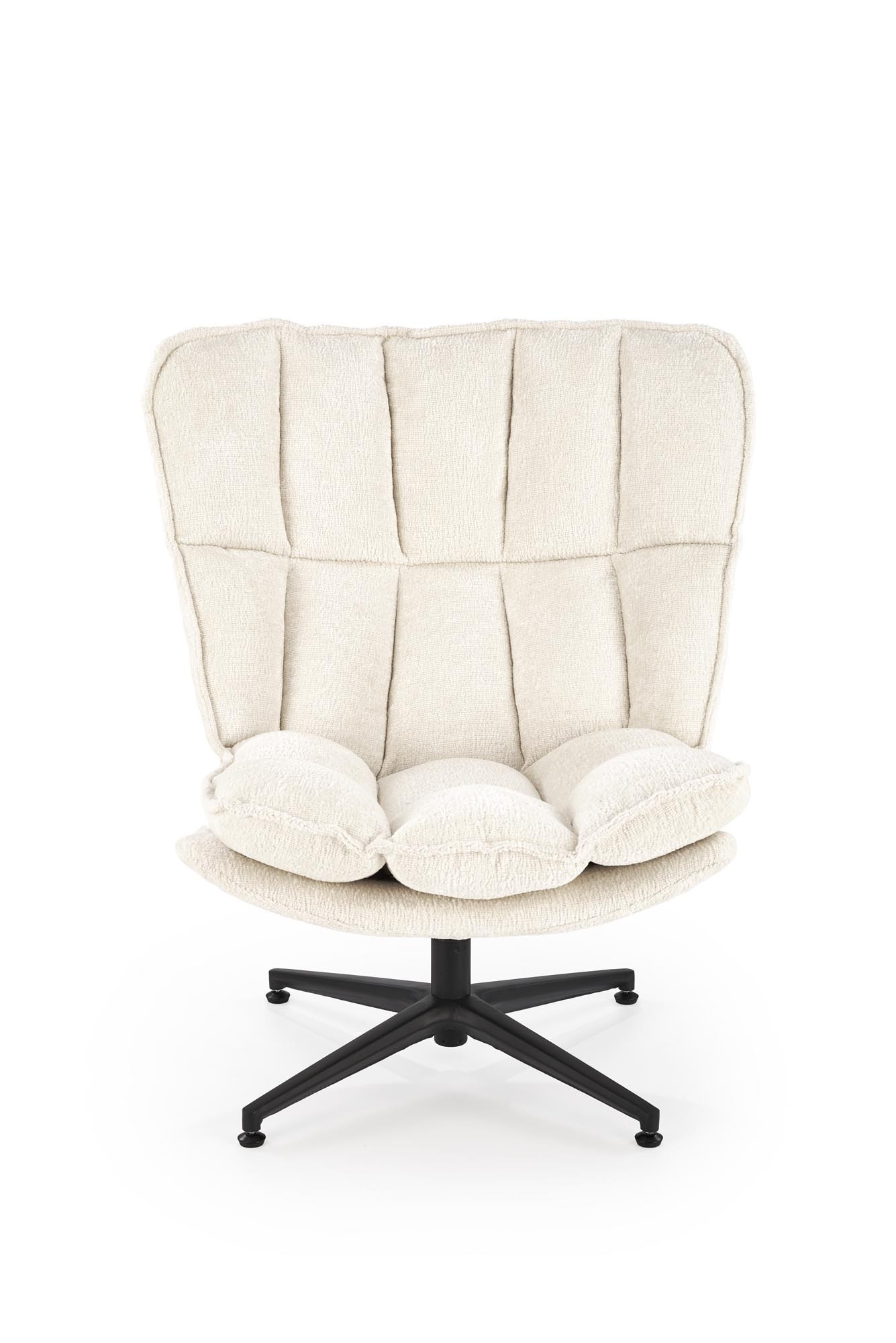 Tylny widok kremowego fotela wypoczynkowego FOFANA z pikowaną tkaniną i stalowymi nogami.