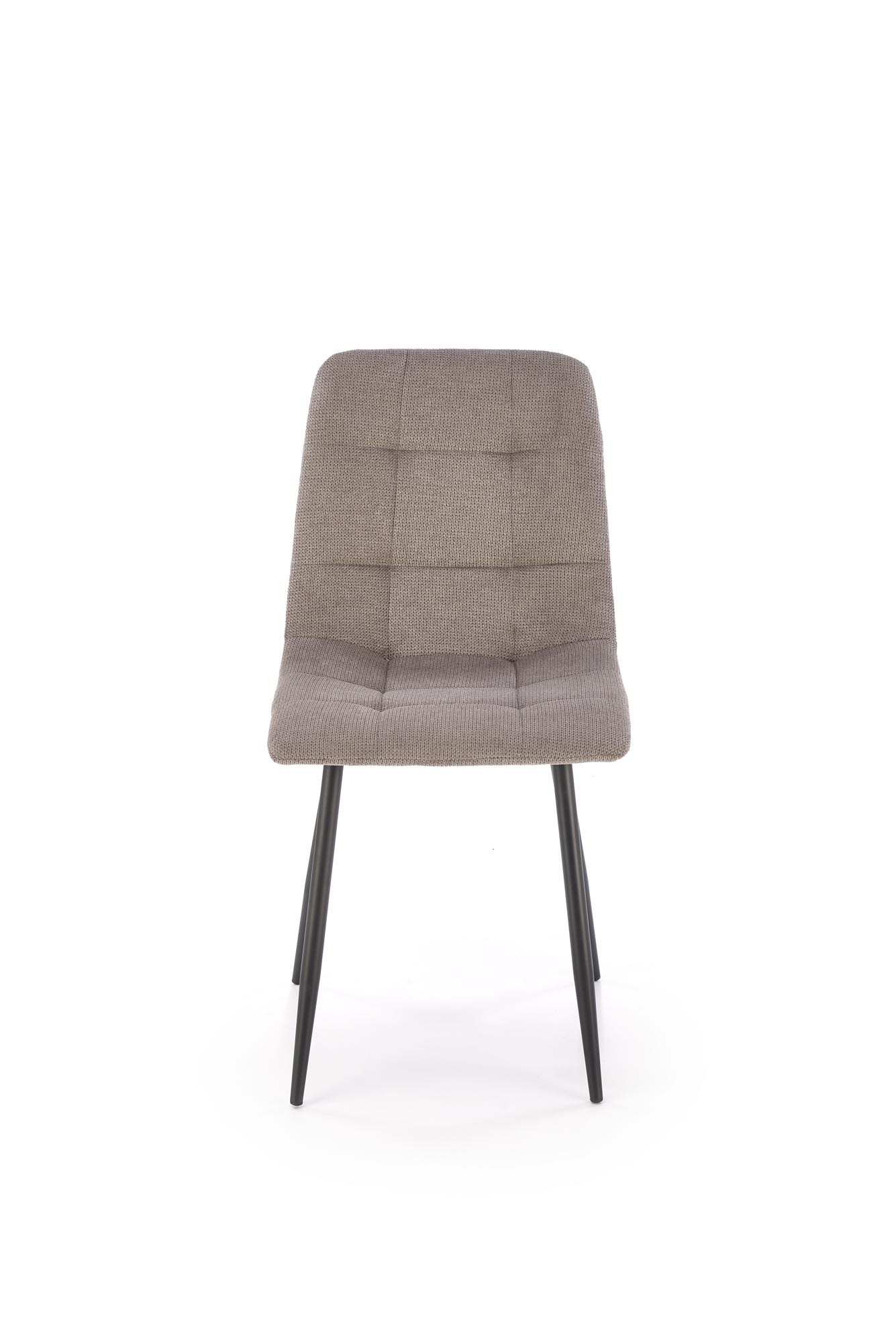 Przedni widok krzesła K560 z popielatej tkaniny z czarnymi stalowymi nogami.
